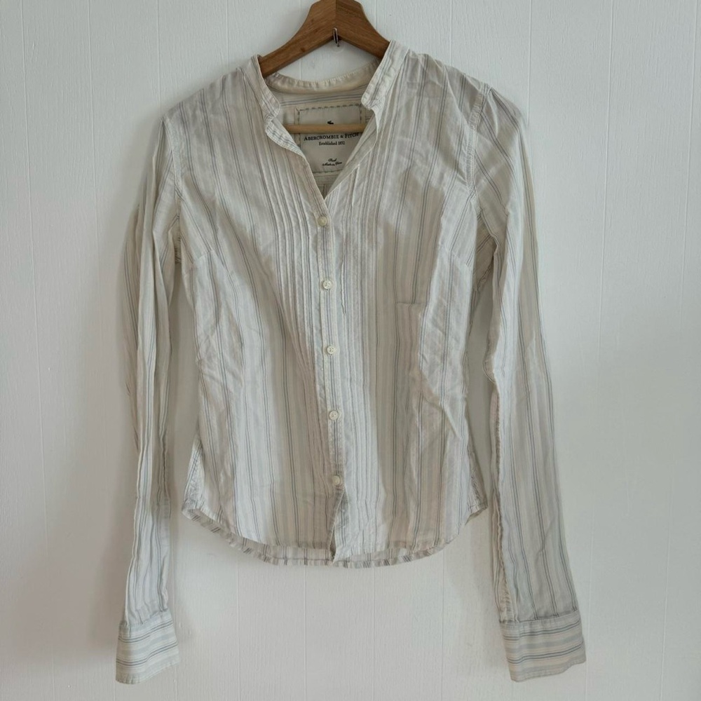 A&F button up